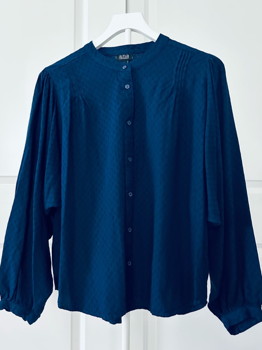 Women’s a.n.a Long Sleeve Textured Navy Blue Button Front Blouse Size L